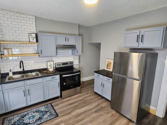 3rd image of 538-540 Elsmere St #538