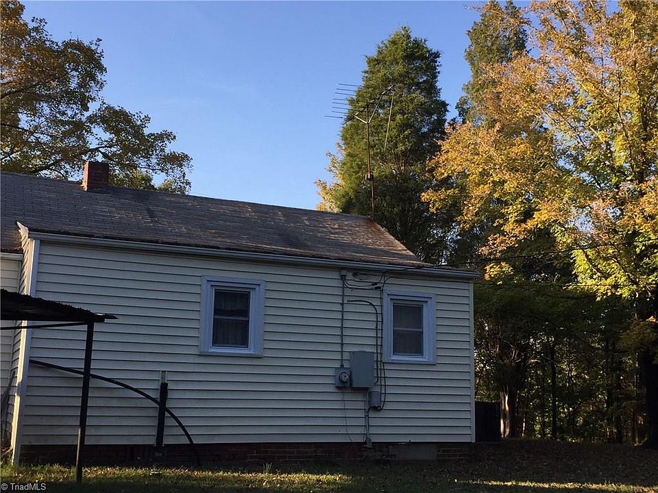 2nd image of 1319 W Holly Grove Rd