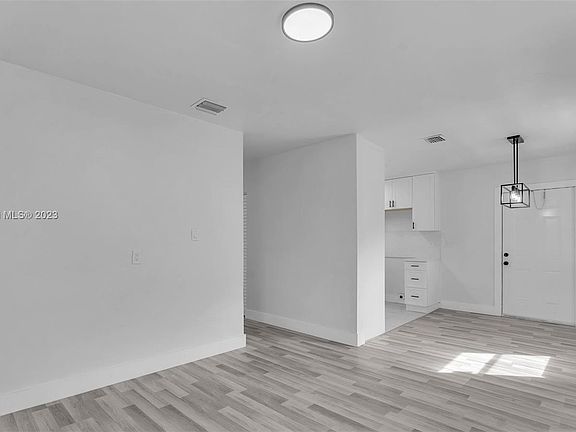 4th image of 9980 Dominican Dr