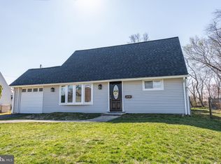 33 Eventide Ln, Levittown, PA 19054