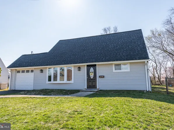 33 Eventide Ln, Levittown, PA 19054