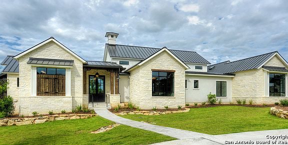 2nd image of 46 Ledgestone Trl