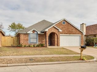 5707 Congressional Dr, Arlington, TX 76018