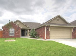 109 W 135th St N, Skiatook, OK 74070