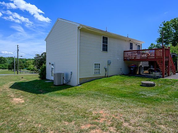 3rd image of 716 Russell Woods Dr