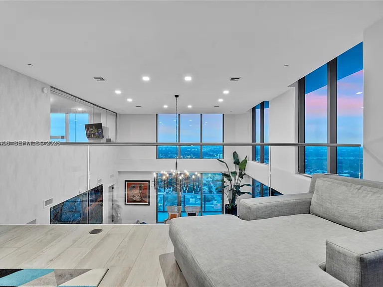 121 NE 34th St #Penthouse 3217 — Photo 19