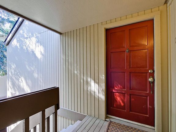 2nd image of 505 Cypress Point Dr Unit 23