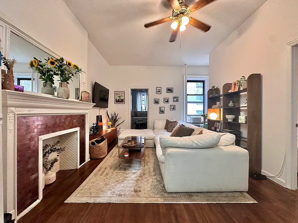 32 W 69th St #3A