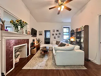 32 West 69th Street, #3A