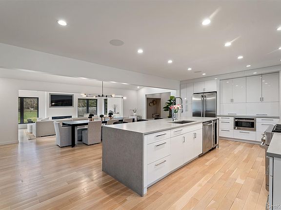 5th image of 7 Windsong Road