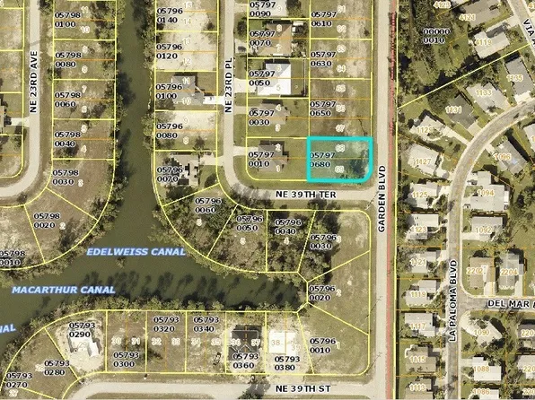 3924 Garden Blvd, Cape Coral, FL 33909