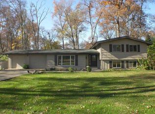 1237 N Shagbark Dr, Warsaw, IN 46582