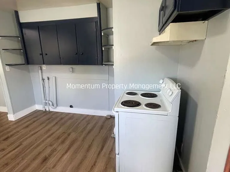 1145 N Stella Ave — Photo 2