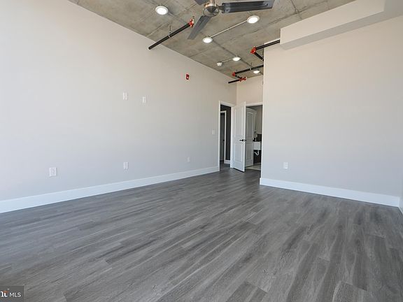 4th image of 3460 J St #503