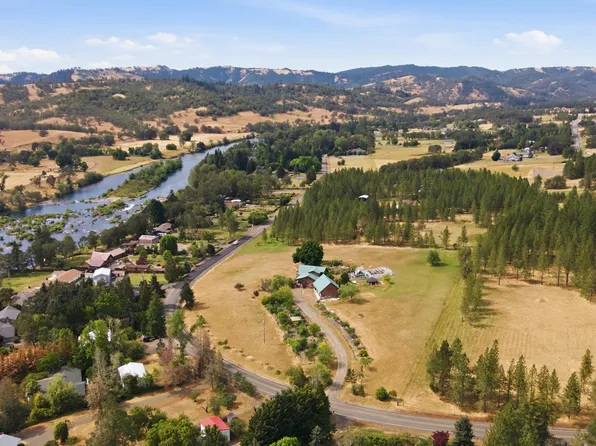 441 Echo Dr, Roseburg, OR 97470
