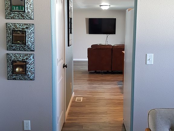 5th image of 207 Darland Ave