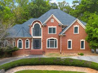 1670 Riverside Rd, Roswell, GA