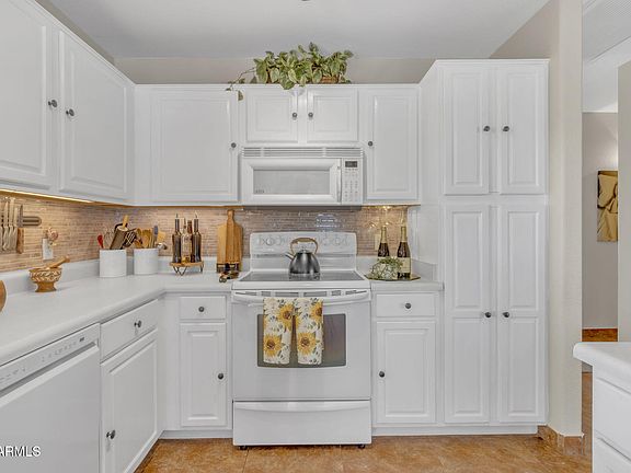 3rd image of 9231 E CARMEL Avenue