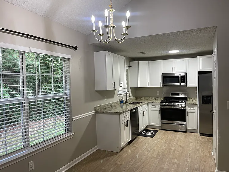 1618 Village Place Cir NE — Photo 14