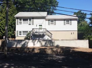 10 Larsen Trl, Hopatcong, NJ 07843