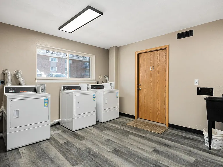Forest Hills Apartments — Photo 12