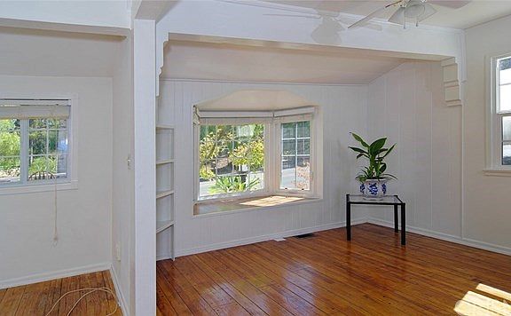 5th image of 4855 Canoga Ave