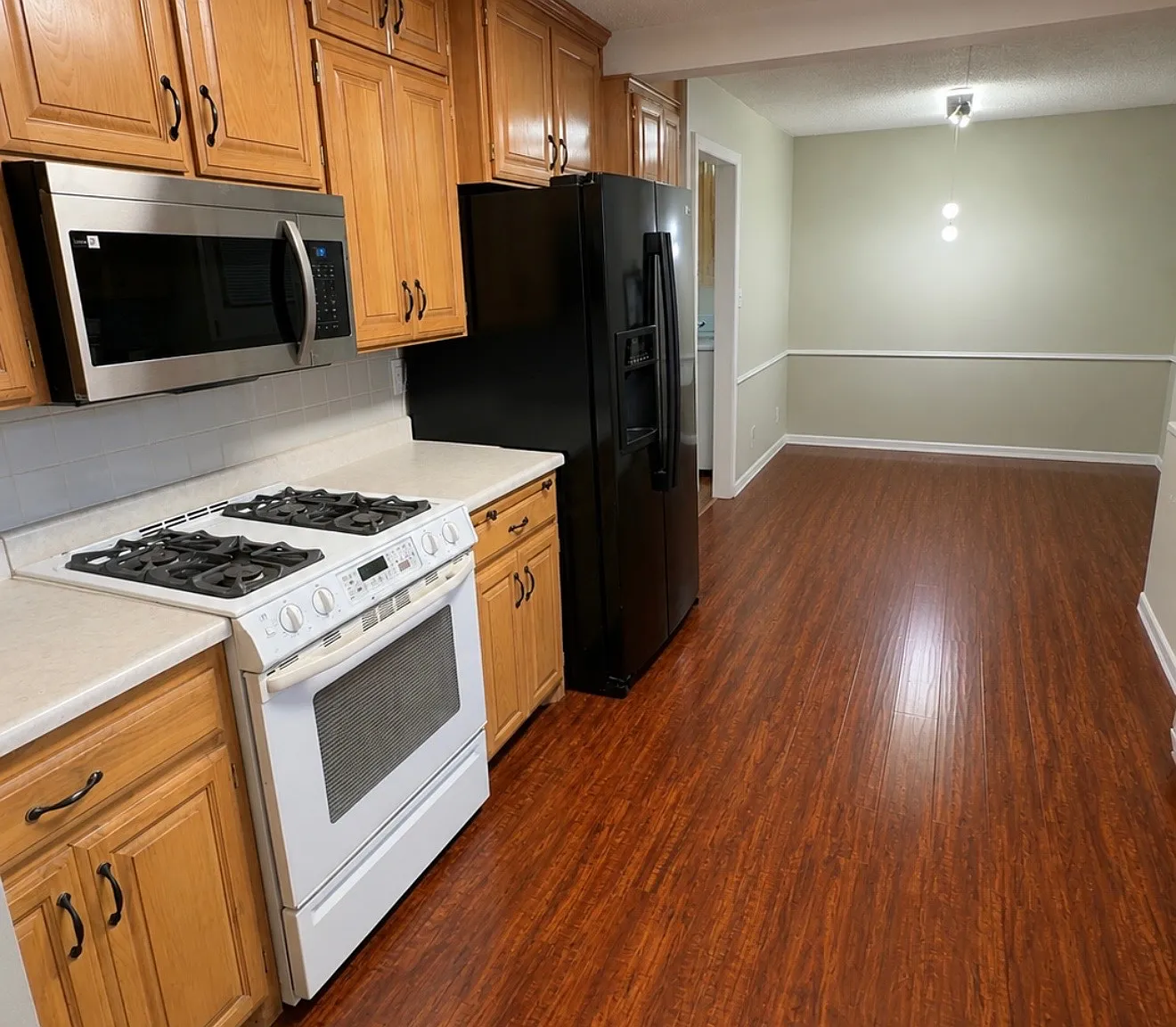 3 bed, 1272 sqft, $1,790 — Photo 3