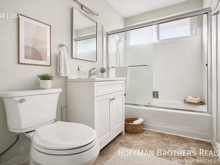 3837 W Mont Clair St #16 — Photo 2