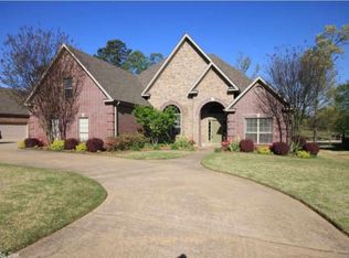110 Grenoble Cir, Maumelle, AR 72113
