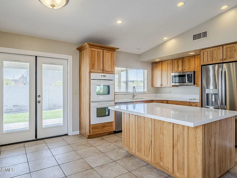 7707 S Kenwood Ln — Photo 17