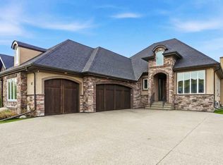 45 NE Cranbrook Hts SE, Calgary, AB T3M1W5