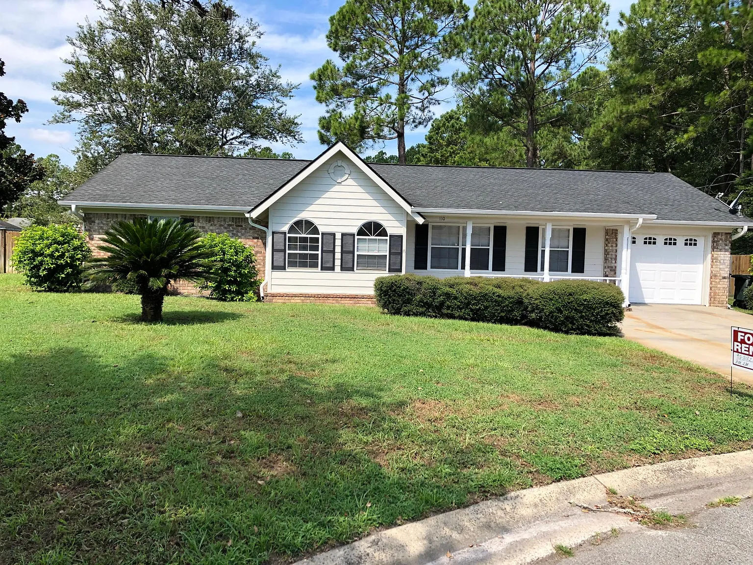 3 bed, 1760 sqft, $1,750 — Photo 1