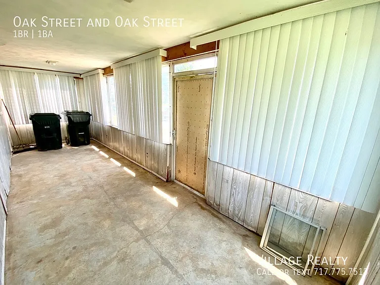 Oak St — Photo 56