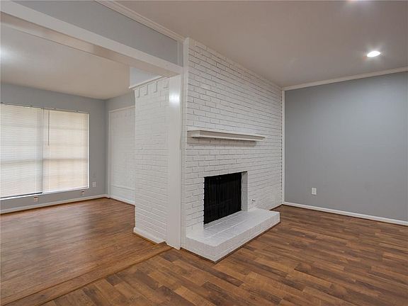 4th image of 3219 Eastbrook Dr