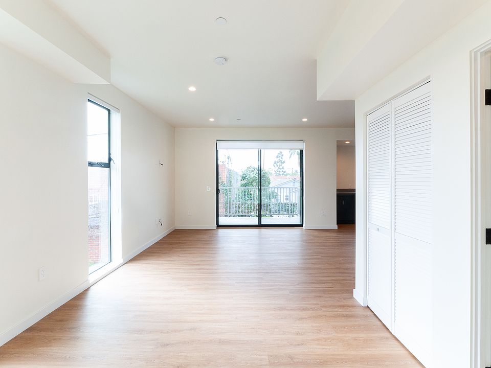 1st image of 747 Lillian Way APT 4