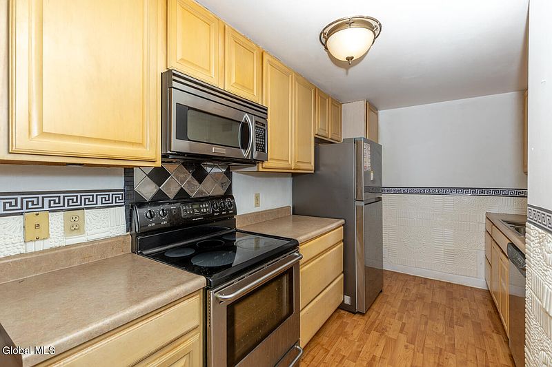 2nd image of 74 Pepper Bush Place