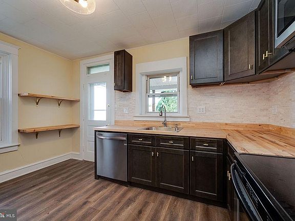 3rd image of 2307 Hoffer Ave