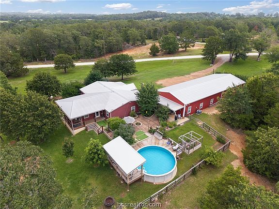 3rd image of 3917 Winding Rd