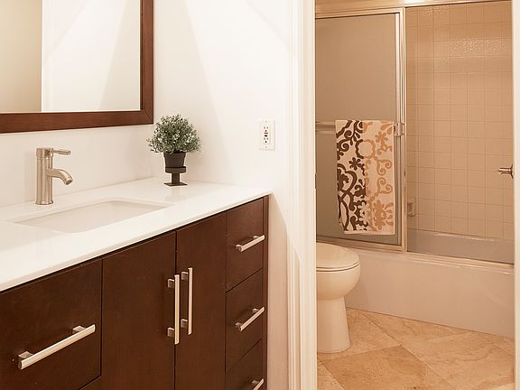 5th image of 6716 Hillpark Dr APT 206