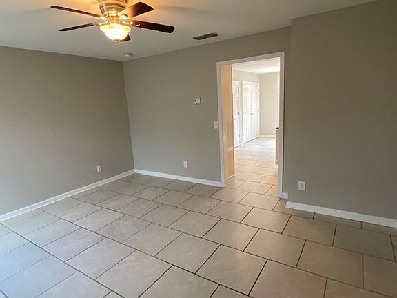 5th image of 531 Dill Ln APT B-9