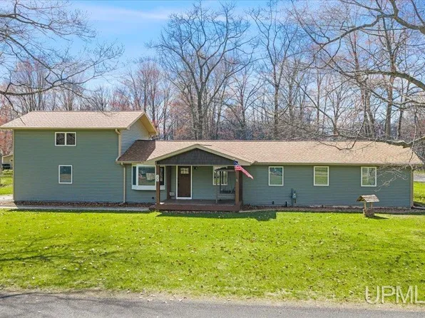 308 Ketcham St, Gladstone, MI 49837