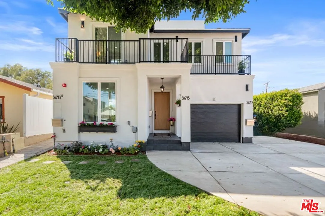 2 bed, 1.0 bath, 912 sqft, $7,500 — Photo 1
