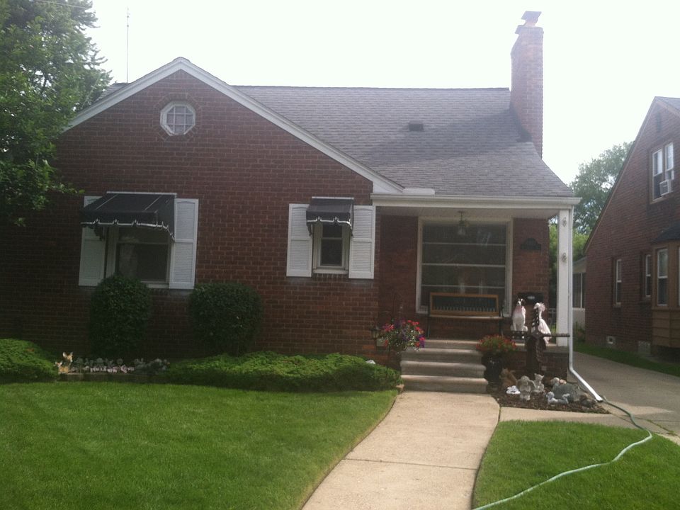 1st image of 20877 Woodmont St
