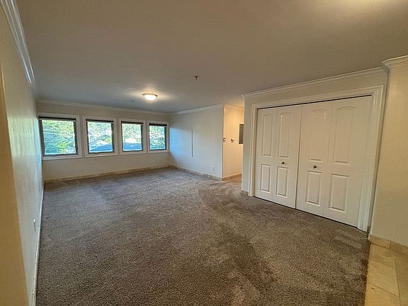 4th image of 261 El Dorado St #202