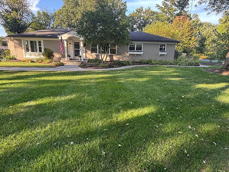 1st image of 1000 E 81st St