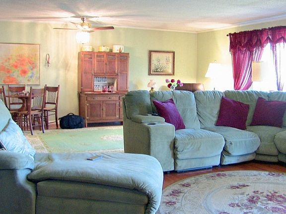 5th image of 111 Weisbrook Ln