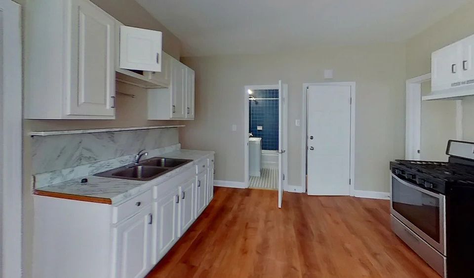 1st image of 121 George St APT 3