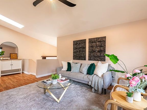3rd image of 9385 Tamarack St