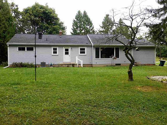 3rd image of 209 Bradley Dr