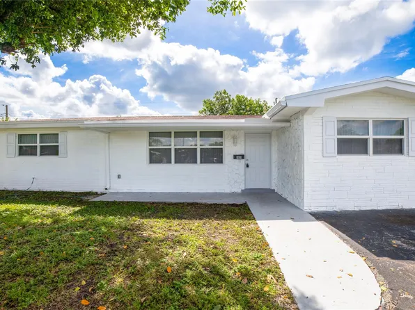 8480 NW 10th Street, Pembroke Pines, FL 33024